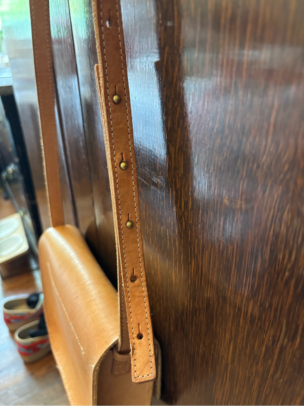 Crescioni Leather Shoulder / Crossbody Bag - Picture 4 of 11
